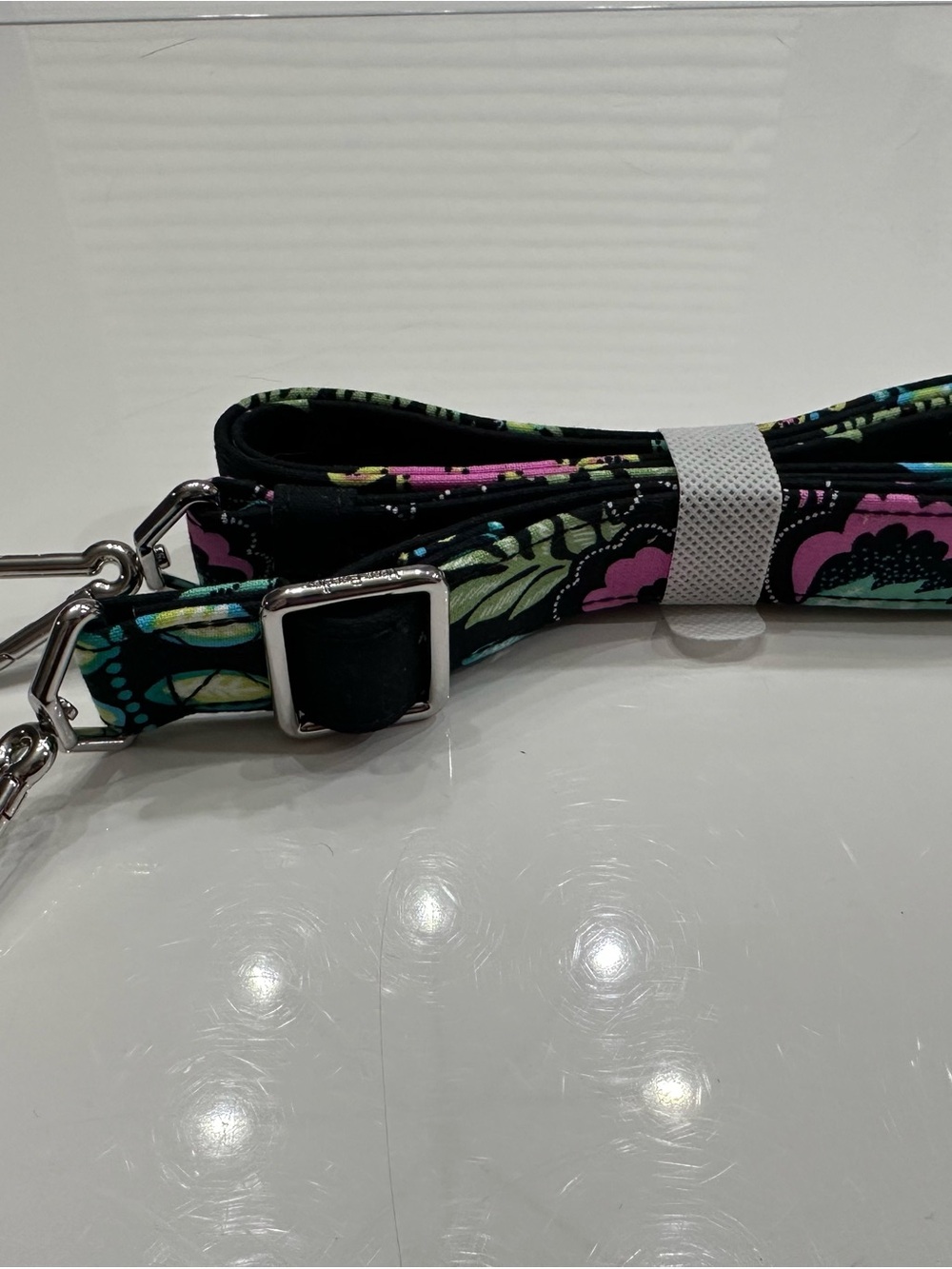 Vera Bradley Island Garden Strap NWOT - Picture 5 of 7